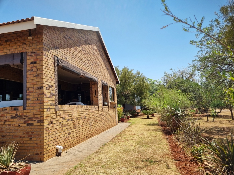 3 Bedroom Property for Sale in Buffelspoort Eco Estate North West